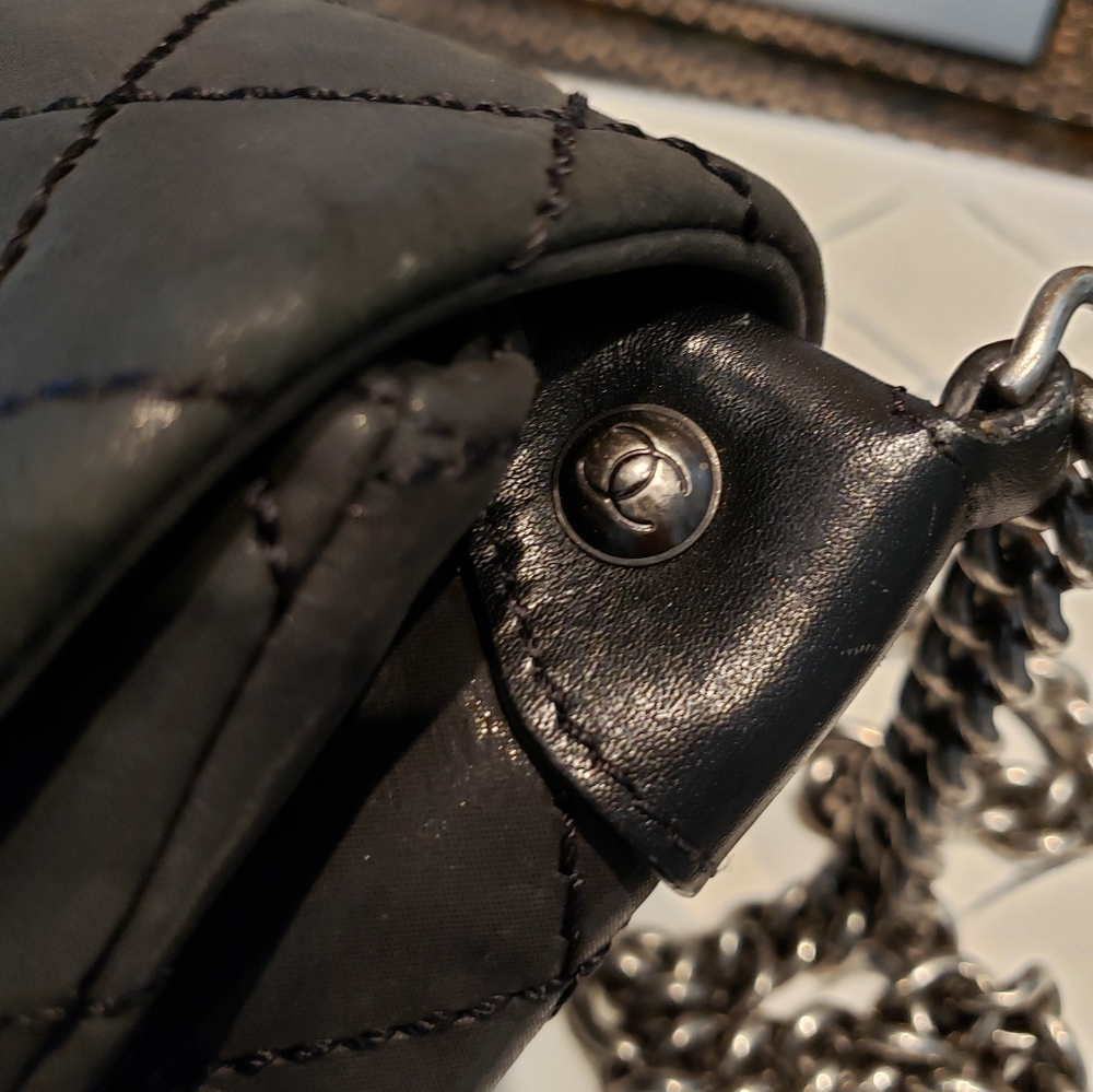 SOLD 💯% authentic C H A N E L - Picture 10 of 15